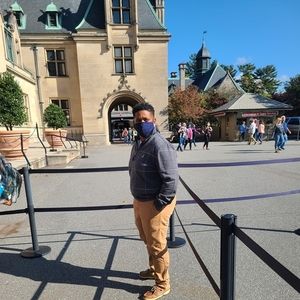 Meet your Posher, Linda